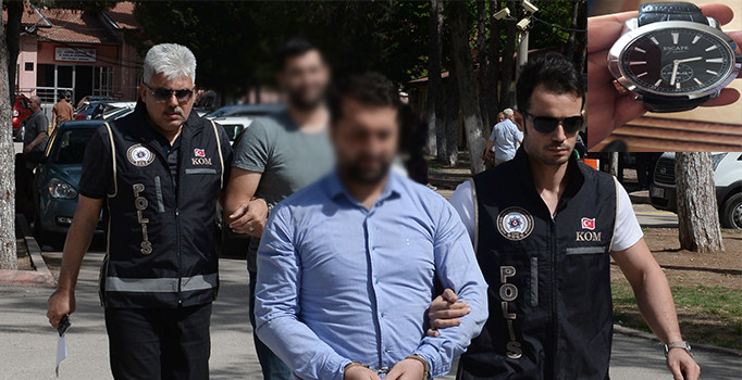 'Gaybubet evi'nde, FETÖ elebaşı Gülen imzalı saat bulundu