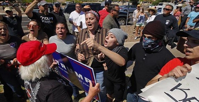 ABD'de Donald Trump protestolarına binlerce kişi katıldı