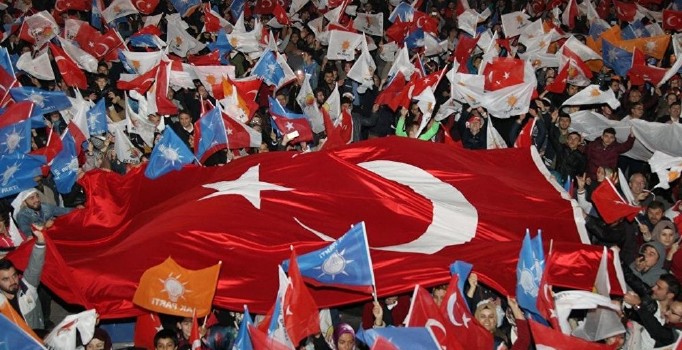 Erken seçim, bayrak üreticilerine 1 milyar lira kazandıracak