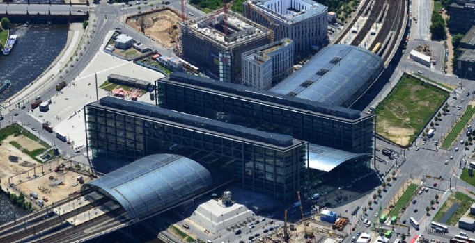 Son dakika! Berlin'de 2.Dünya Savaşı'ndan kalma bomba bulundu