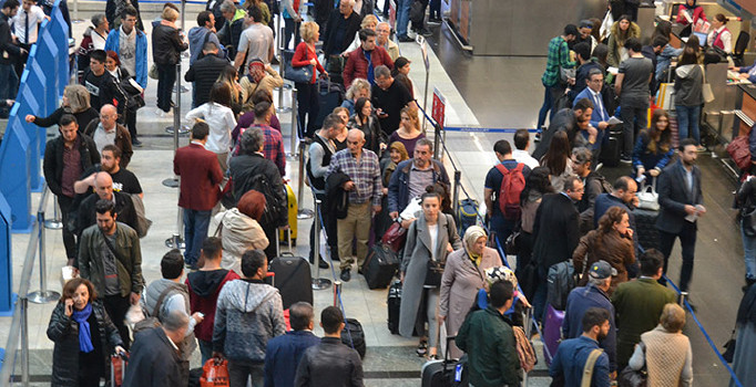 Hava alanlarında 23 Nisan yoğunluğu