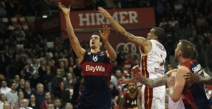 Galatasaray, Bayern Münih karşısında fark peşinde