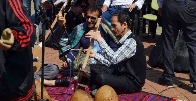 Dünyanın farklı coğrafyalarından Trabzon’a gelen göçmen öğrenciler 23 Nisan’ı kutladı