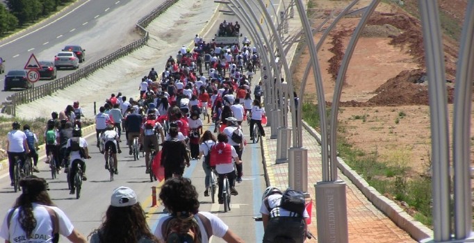 Uşak’ta 23 Nisan Bisiklet Şenliği Düzenlendi