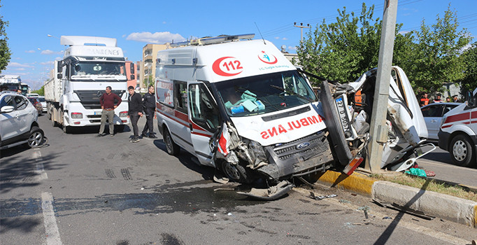 Adıyaman’da ambulansın da karıştığı zincirleme kaza: 5 yaralı