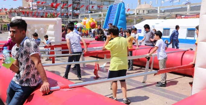 Çocuklar 23 Nisan’ı eğlenerek kutluyor