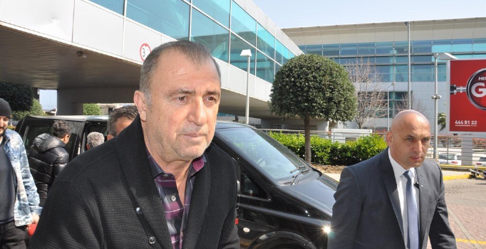 A Milli Takım havaalanına tek tek geldi