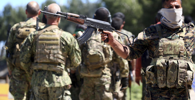 Afrin’de bombalı saldırı hazırlığındaki 2 terörist yakalandı