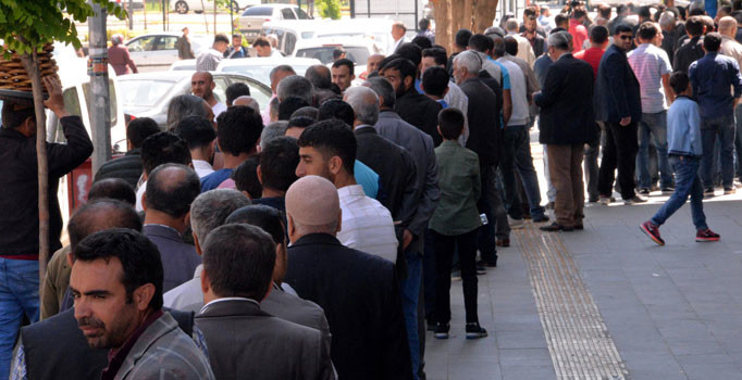 Duyan İŞKUR'a akın etti: 5 saatte 5 bin başvuru