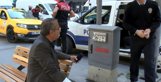 Taksi sürücüsü tartıştığı kişiyi kolundan bıçakladı