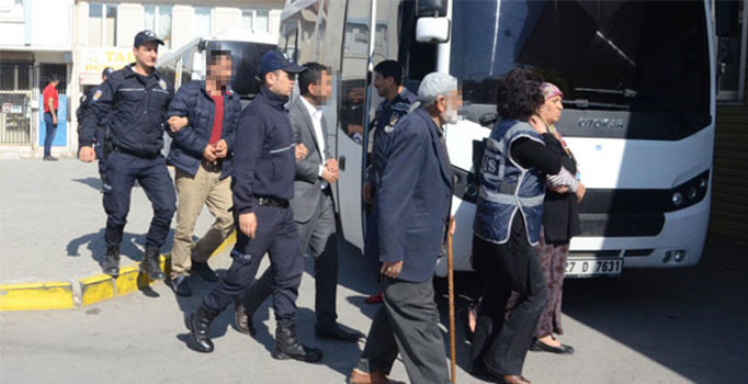 Dolandırıcı aile 5 yıl sonra gözaltına alındı