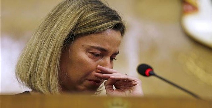 Mogherini Belçika saldırısını değerlendirirken gözyaşlarını tutamadı