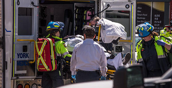 Son dakika! Toronto'da araç yayaların arasına daldı: 9 ölü
