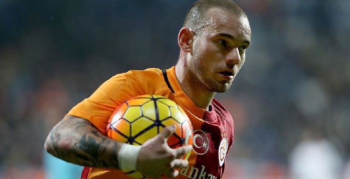 Galatasaray’da Sneijder’e para cezası geliyor