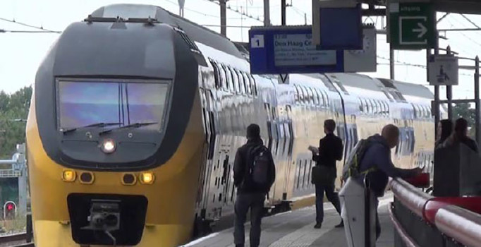 Hollanda'da terör saldırısı şüphesi ile tren garı boşaltıldı