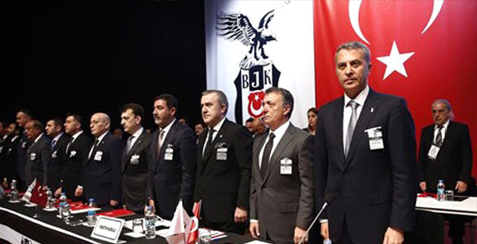 Beşiktaş olağanüstü toplanıyor.. F.Bahçe derbisine çıkmama kararını oylayacak