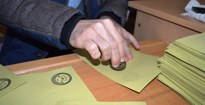 Seçimde görev alana 306 TL