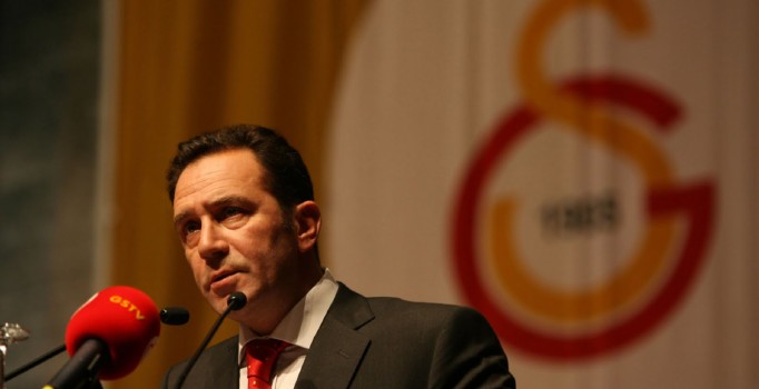 Adnan Öztürk: Adnan Polat Beylerbeyi'ni kimseye sormadan sattı