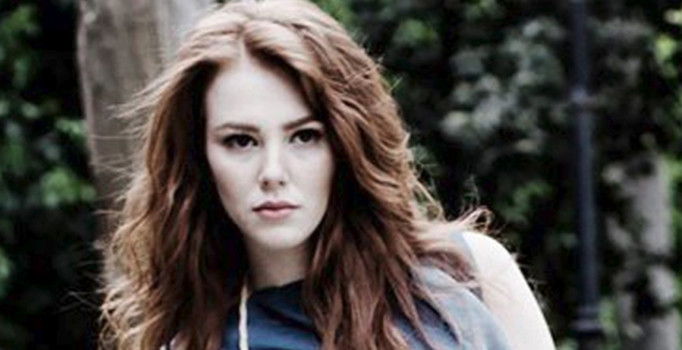 Elçin Sangu Boyner için kamera karşısına geçecek | Elçin Sangu kimdir? Elçin Sangu Instagram