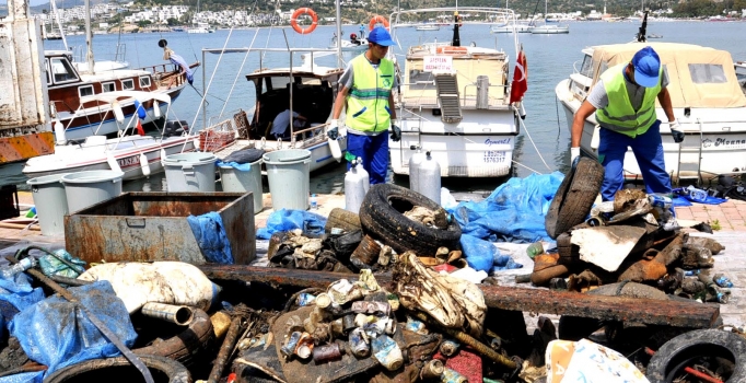 Deniz dibi temizliği Bitez'de devam etti