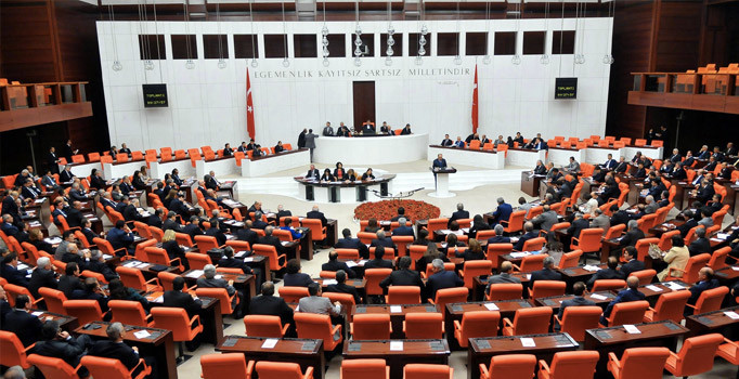 CHP dokunulmazlık önerisini AK Parti'ye sundu