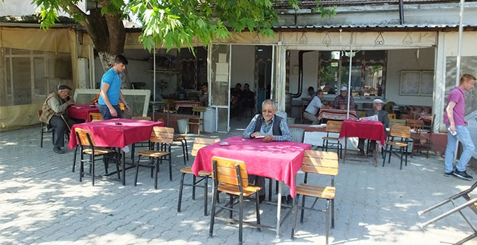 Kahvehanede kurşun yağdırdı: 1 ölü, 2 yaralı