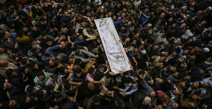 Suikasta uğrayan Filistinli bilim adamı Gazze'de son yolculuğuna uğurlandı