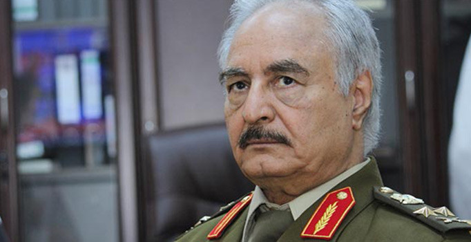 Öldüğü iddia edilen darbeci General Hafter Mısır'dan Libya'ya döndü