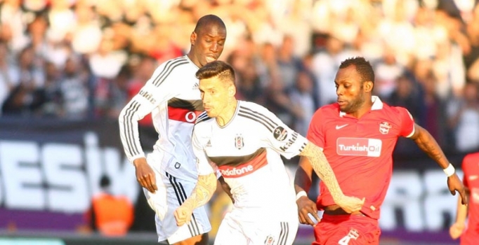 Beşiktaş Ankara'da liderliği bıraktı