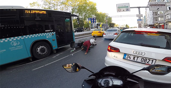 Taksim’de motosikletli ölümden kıl payı böyle kurtuldu