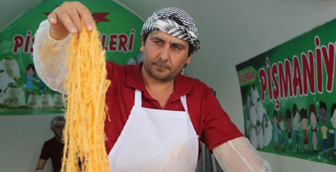 Şanlıurfalı ustadan 'acı pişmaniye'