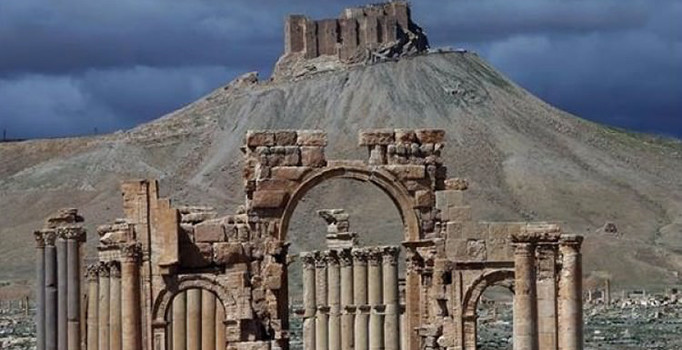 Esad ordusu Palmira’yı tamamen geri aldı