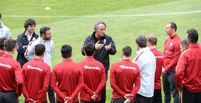 Galatasaray, UEFA'dan gelen 1 yıllık cezadan dolayı bu sezon Avrupa'ya gitmek istiyor