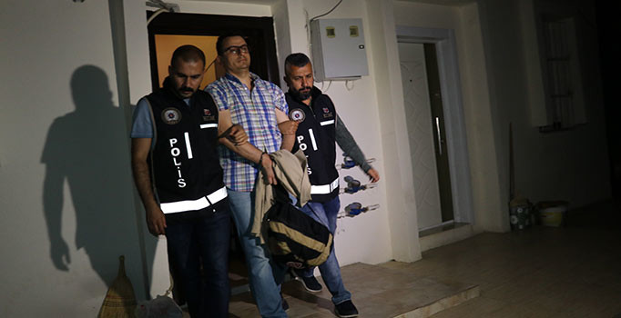FETÖ'nün gaybubet evlerine operasyon: 4 gözaltı