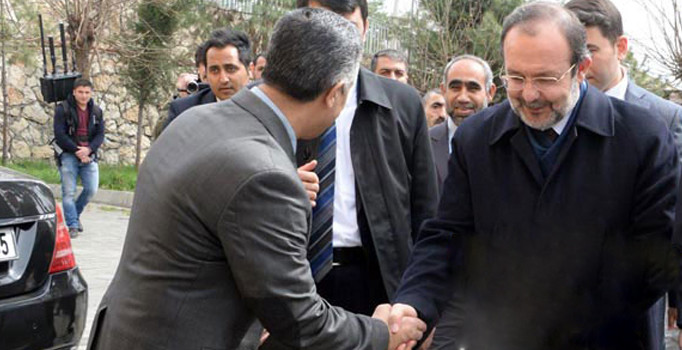 Diyanet İşleri Başkanı Görmez'i Silvan'da seyyar Jammer'lar korudu