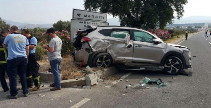 Ciple otomobil çarpıştı: 6 yaralı