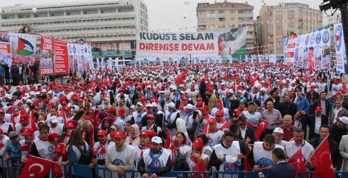 1 Mayıs kutlamaları Kocaeli’de coşkuyla başladı