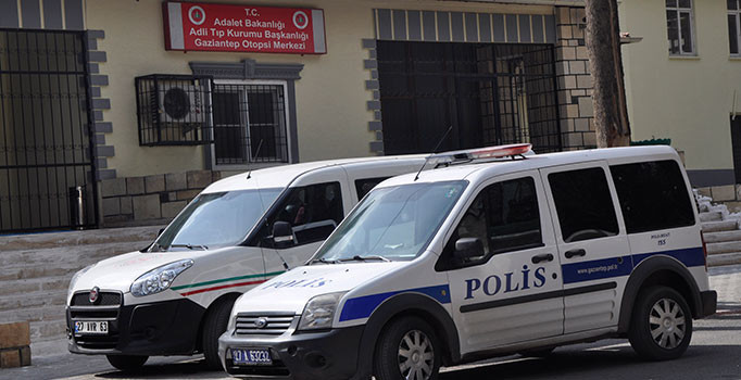 Eşini tüfekle vurdu, sonra polise teslim oldu