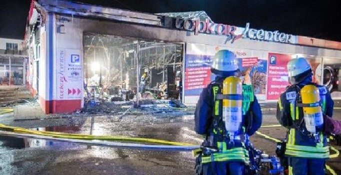 Almanya Heilbronn'da Türklerin işyerlerinin bulunduğu AVM kundaklandı