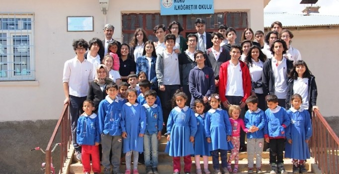 Malatya TED Koleji Arapgir’de kitap dağıttı