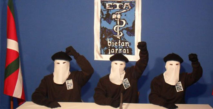 Terör örgütü ETA kendisini feshetti