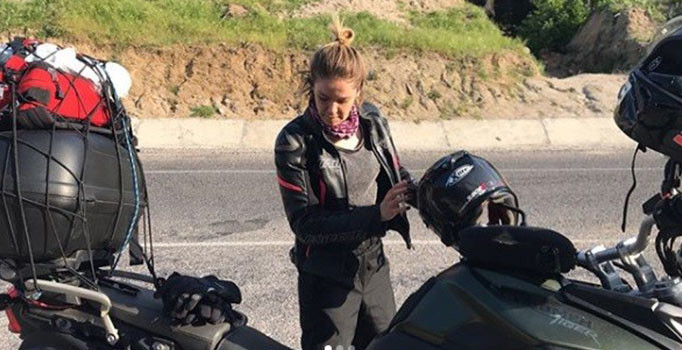 Ünlü oyuncu Burcu Biricik ve eşi Çanakkale'de kaza geçirdi