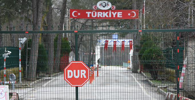 Yunan askeri tampon bölgede Türk kepçe operatörünü gözaltına aldı