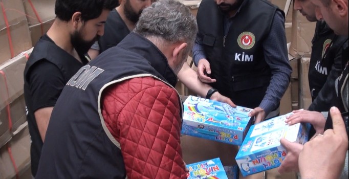 Kocaeli'de 4,5 milyon liralık kaçak oyuncak ele geçirildi