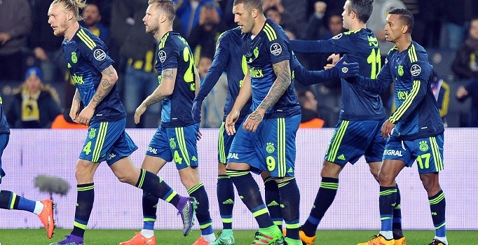 Fenerbahçe'de 12 futbolcunun sözleşmesi sezon sonunda sona erecek