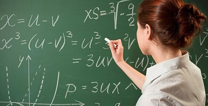 Bakan Özel'den sözleşmeli öğretmen açıklaması