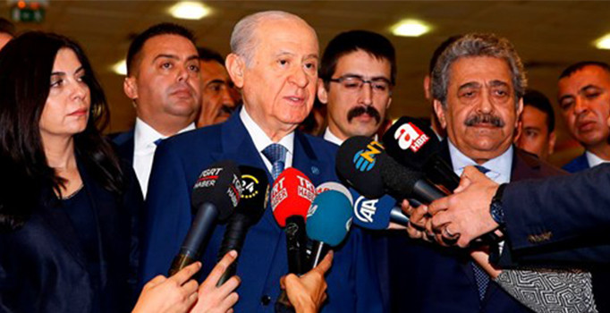 Bahçeli'den '100 bin imzada FETÖ'cü taraması' çağrısı