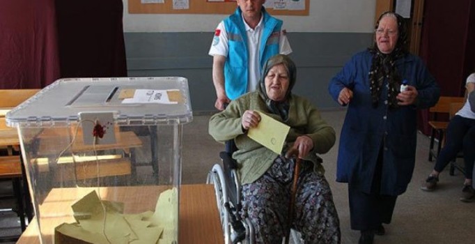 Engelli vatandaşlara seyyar sandık gidecek