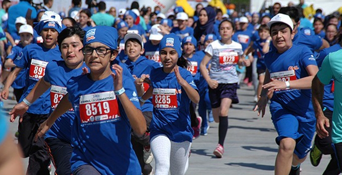 İstanbul Çocuk Maratonu şölen havasında yapıldı