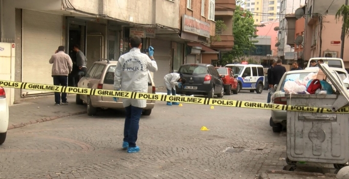 Esenler'de sokak ortasında cinayet